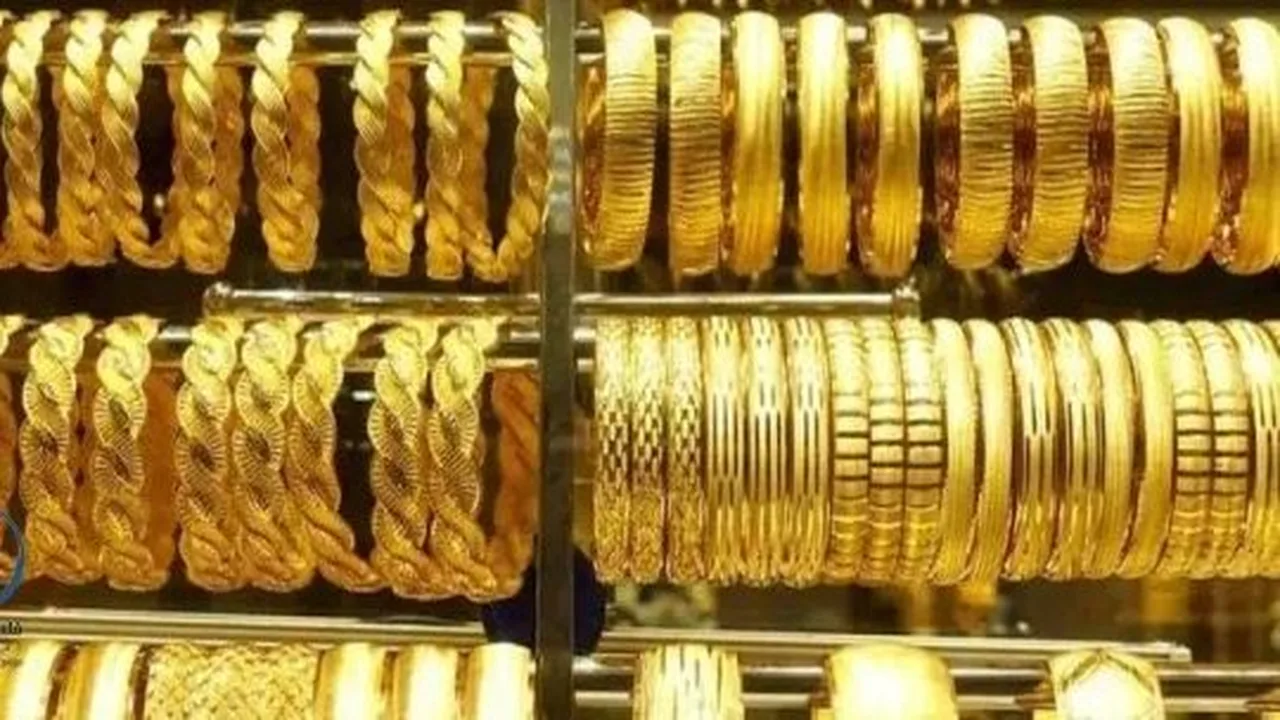 ترقب حذر في الأسواق مع وصول سعر الذهب إلى 7015 جنيهاً